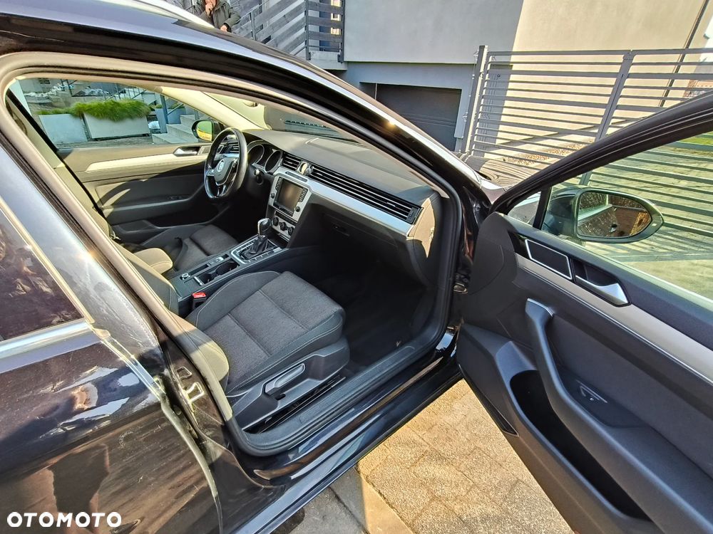 Volkswagen Passat - 13