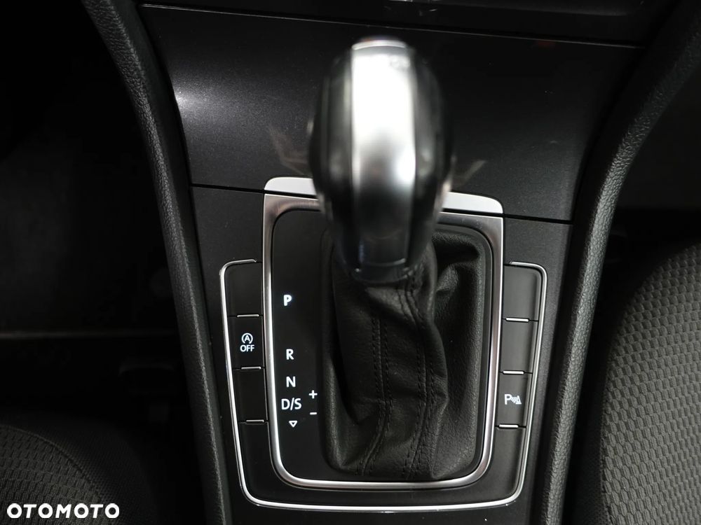 Volkswagen Golf 1.6 TDI SCR DSG Comfortline - 34