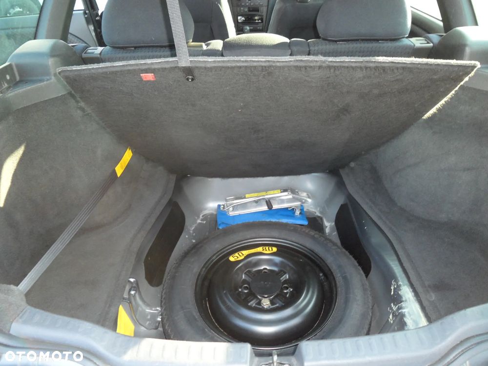 Volvo V40 1.9D - 6