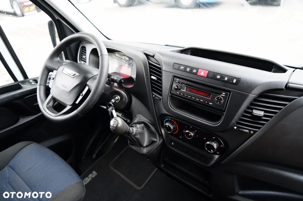 Iveco DAILY 35-140 / WYWROTKA / BRYGADOWKA - 6 MIEJSC  / BLIŹNIAK / MANUAL / - 28
