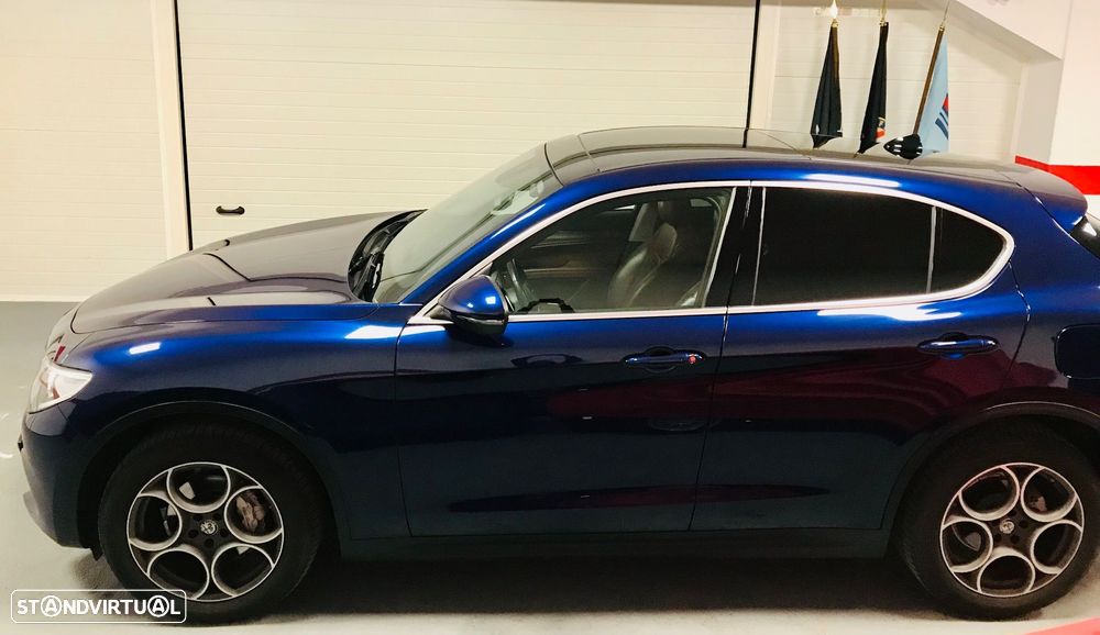 Alfa Romeo Stelvio 2.2 D Estrema Q4 AT8 - 4