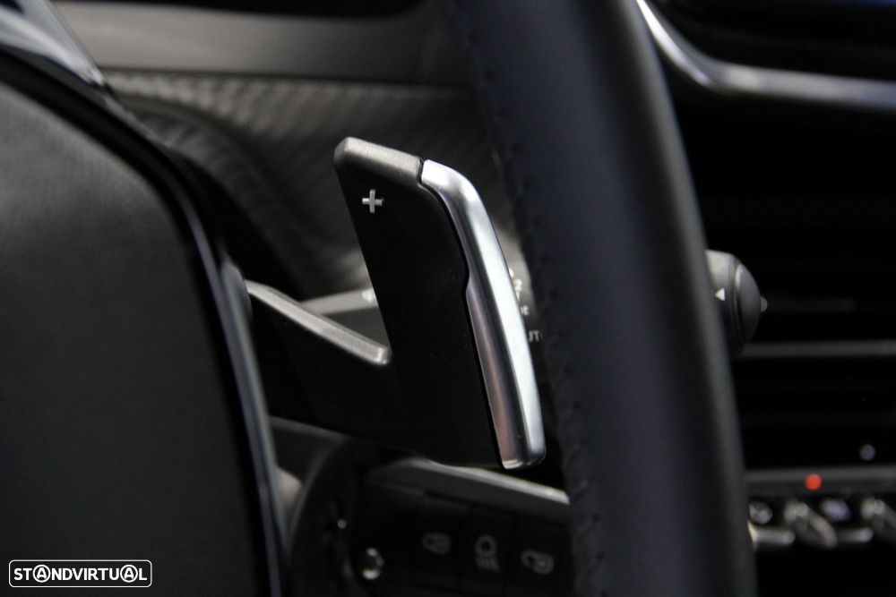 Peugeot 2008 1.2 Hybrid Allure e-DCS6 - 16