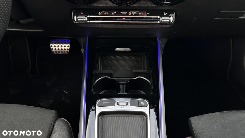 Mercedes-Benz GLB 200 AMG Line 7G-DCT - 20