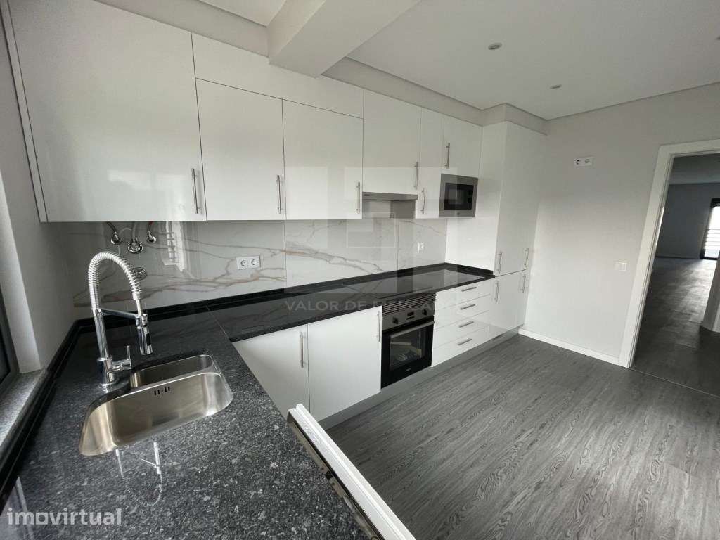 APARTAMENTO T3 COM PISCINA, GARAGEM E ARRECADAÇÃO - OLHÃO - FARO - Grande imagem: 2/15