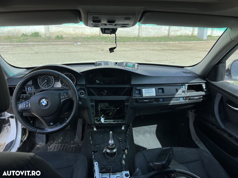 Plansa bord cu navigatie si suporti pahare BMW seria 3 E90 E91 E92 E93 - 1