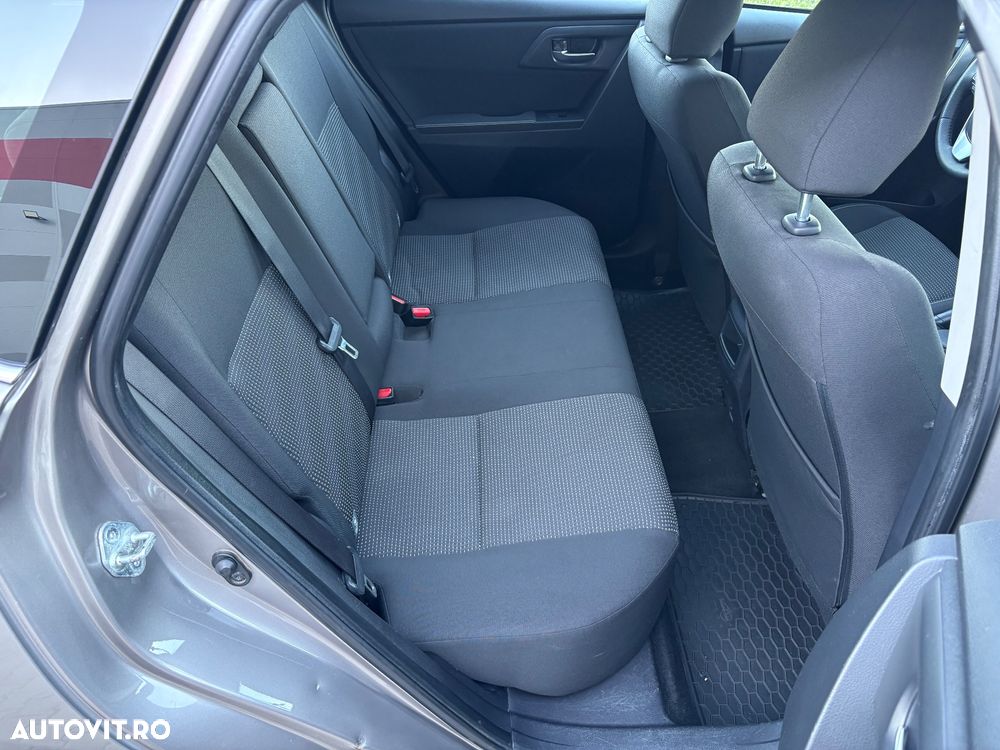 Toyota Auris 2.0 D-4D Edition - 9