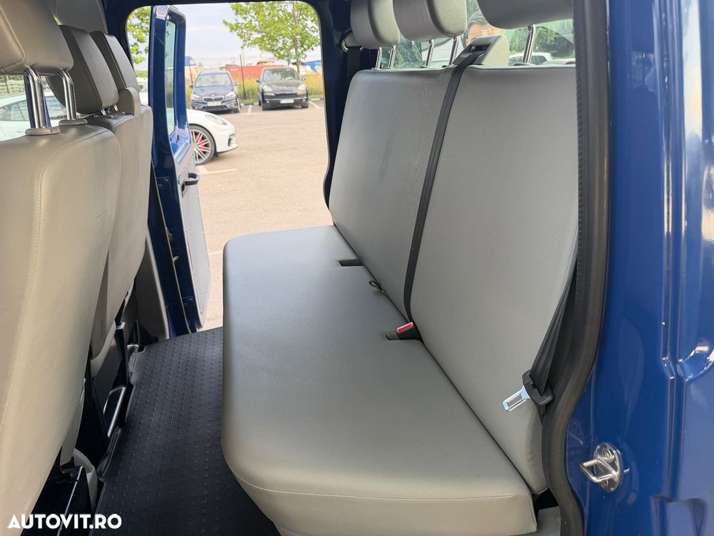Volkswagen Transporter - 8