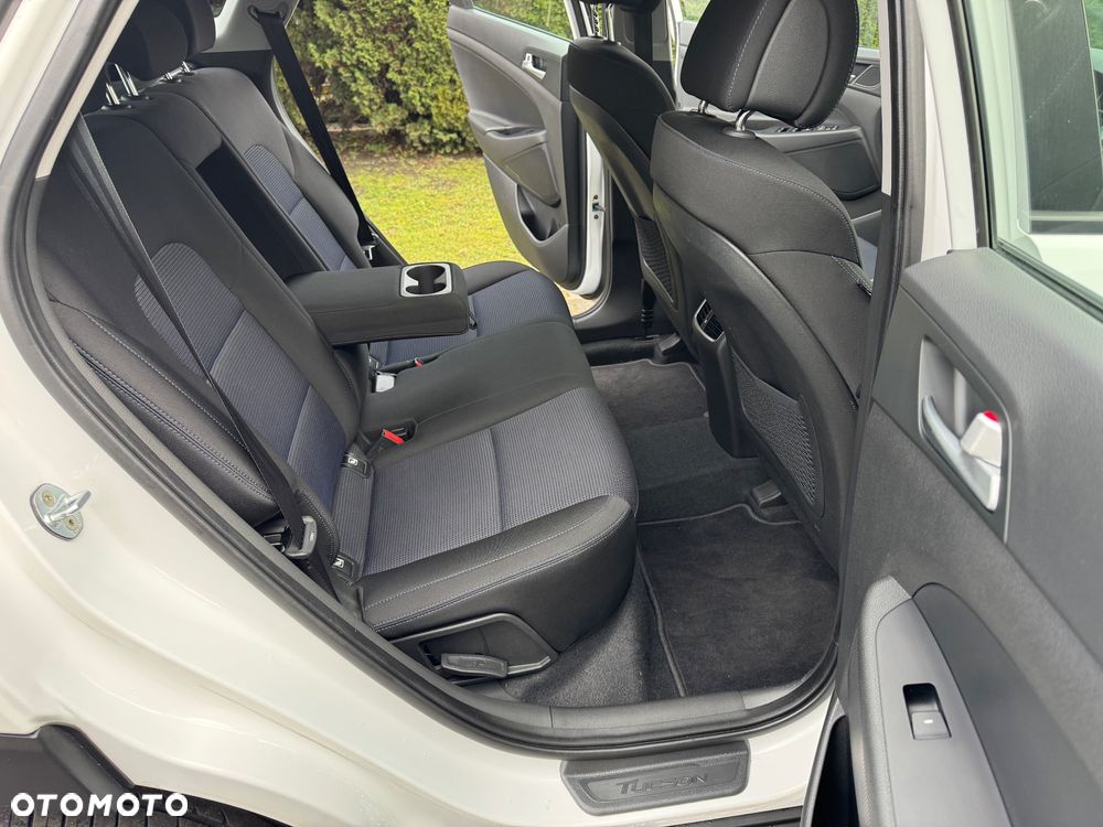 Hyundai Tucson 1.6 GDI BlueDrive Style 2WD - 24