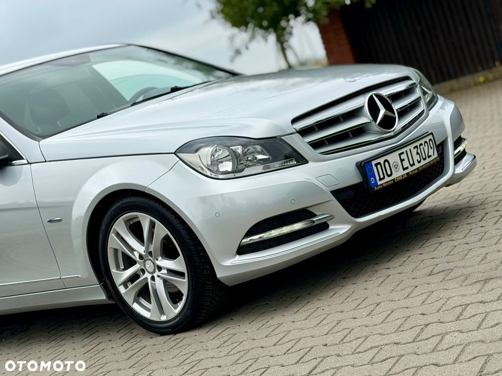 Mercedes-Benz Klasa C 180 CGI Automatik BlueEFFICIENCY Avantgarde - 27