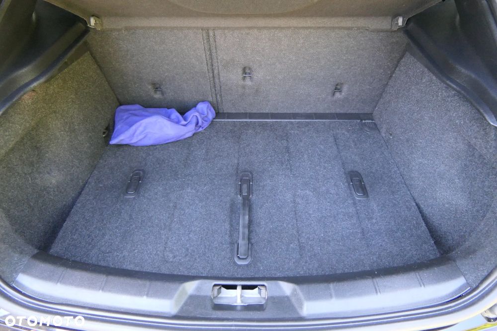 Volvo V40 D3 Geartronic RDesign - 35