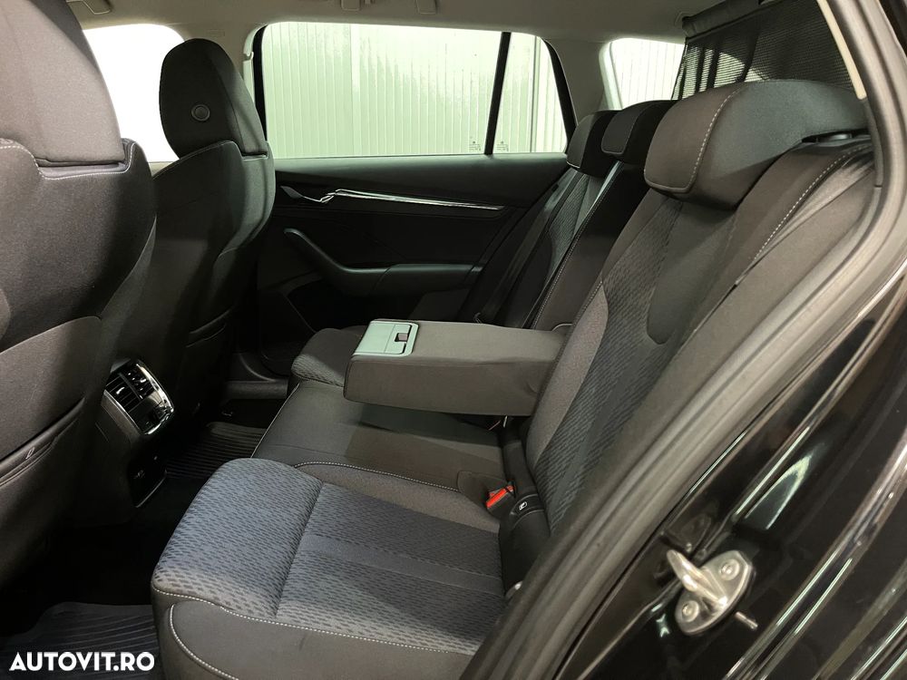 Skoda Octavia 2.0 TDI DSG Style - 12