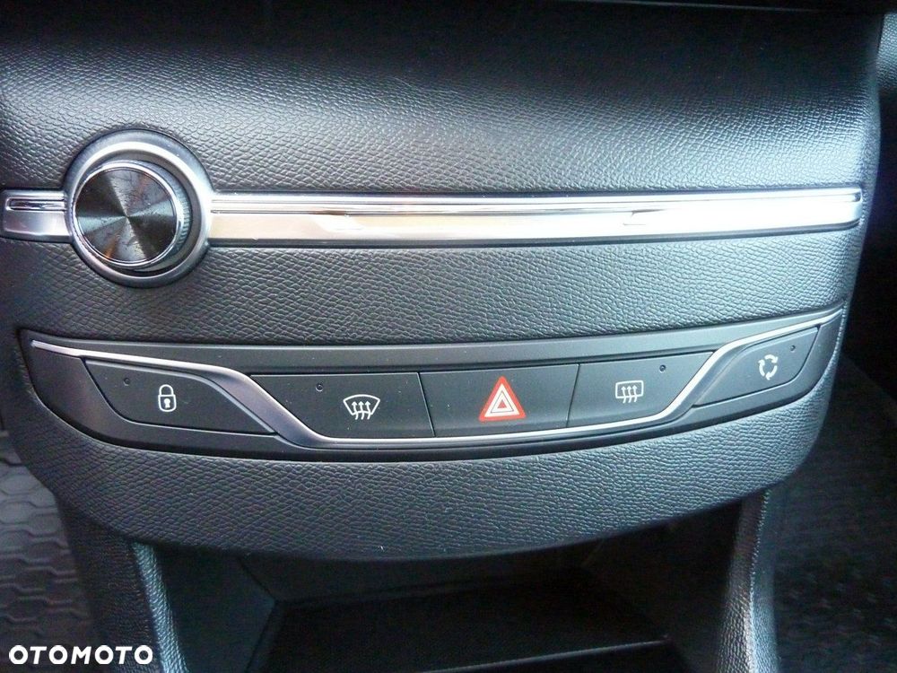 Peugeot 308 - 33