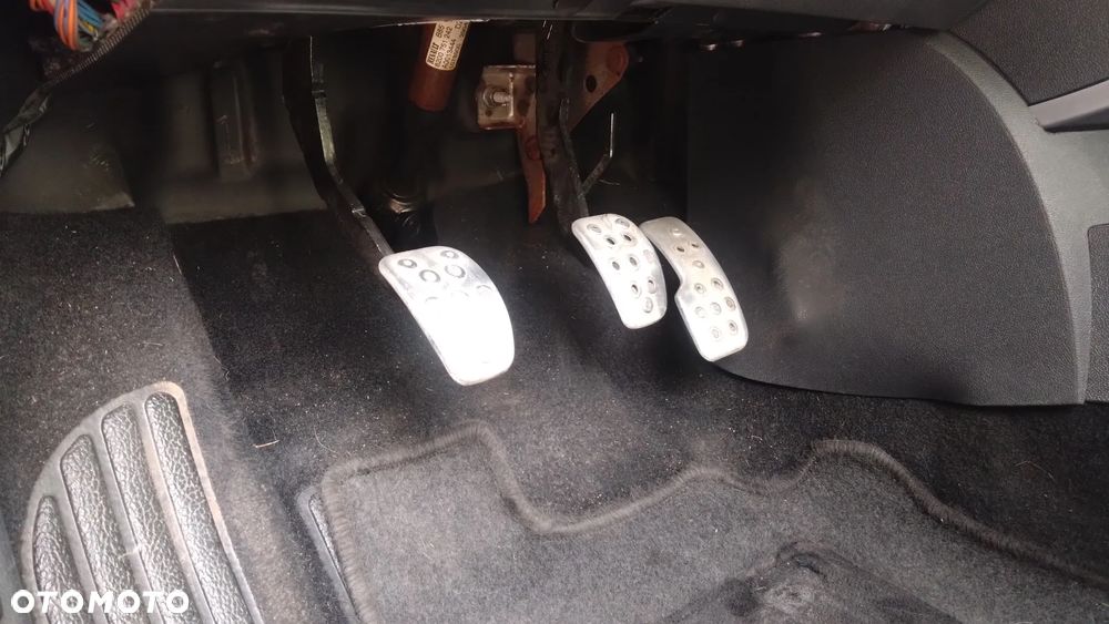 Renault Clio 1.6 16V GT - 10