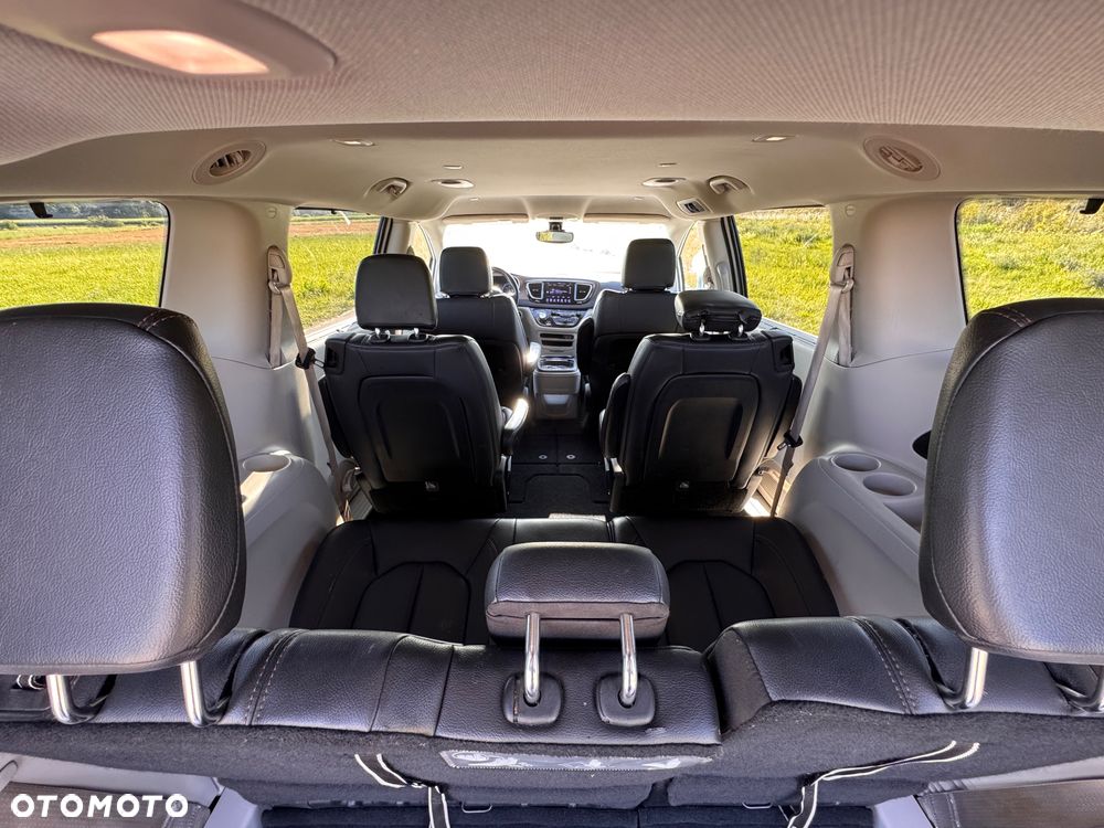 Chrysler Pacifica - 9