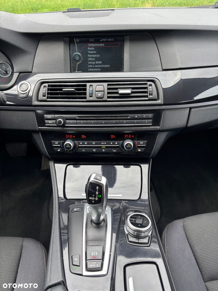 BMW Seria 5 520d - 34