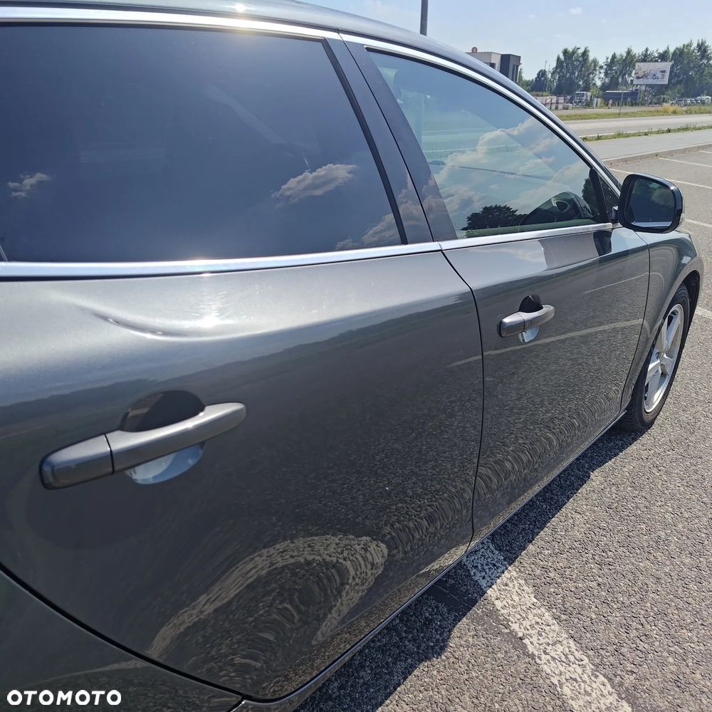 Volvo V40 D2 - 10
