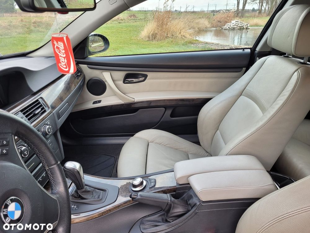 BMW Seria 3 325i Coupe - 10