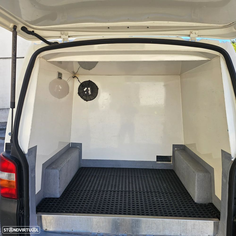 VW Transporter frio garagem - 14