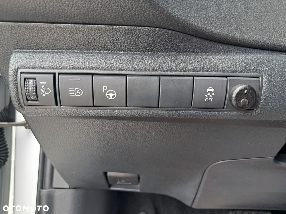 Toyota Corolla 2.0 Hybrid Comfort - 7