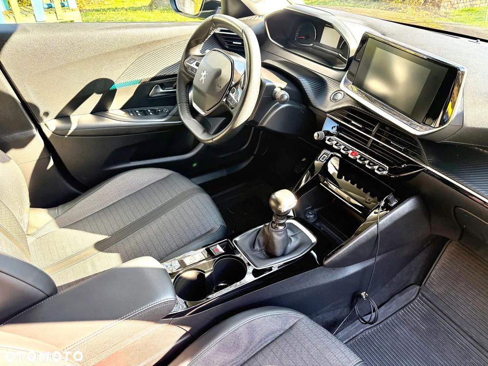 Peugeot 2008 1.2 PureTech Allure S&S - 9