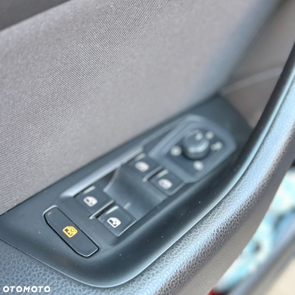 Volkswagen Passat 2.0 TDI EVO Business DSG - 17