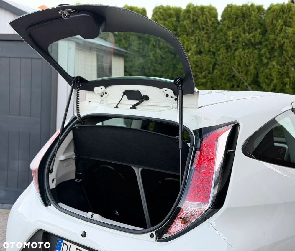 Toyota Aygo x-clusiv - 25