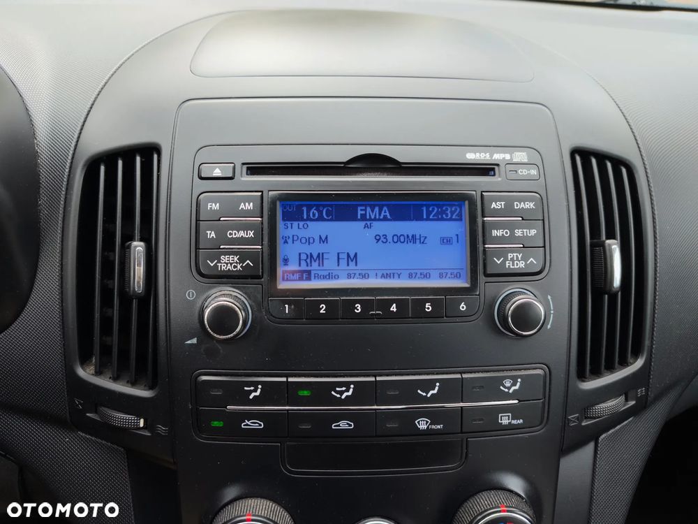Hyundai i30 i30cw 1.4 UEFA EURO 2012 Edition - 12