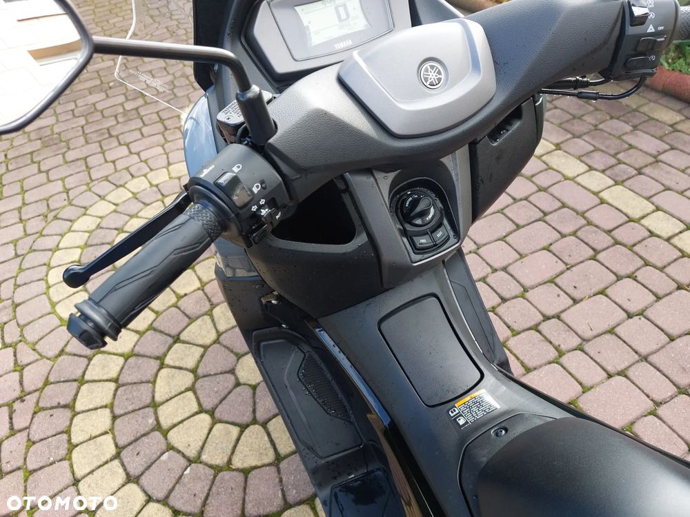 Yamaha NMAX - 11