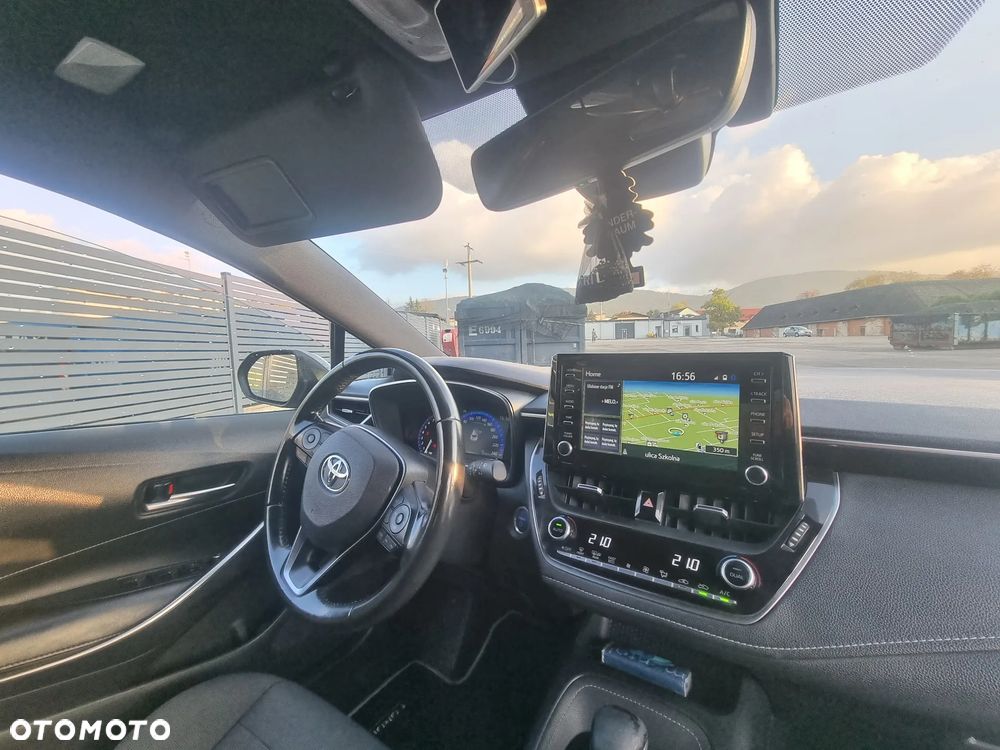 Toyota Corolla 2.0 Hybrid Executive - 16