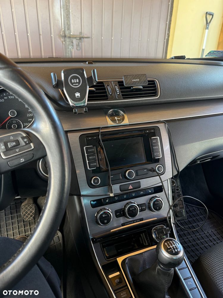 Volkswagen Passat 2.0 TDI Comfortline - 13