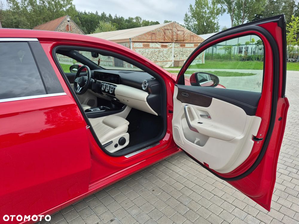 Mercedes-Benz Klasa A 200 7G-DCT Progressive - 31