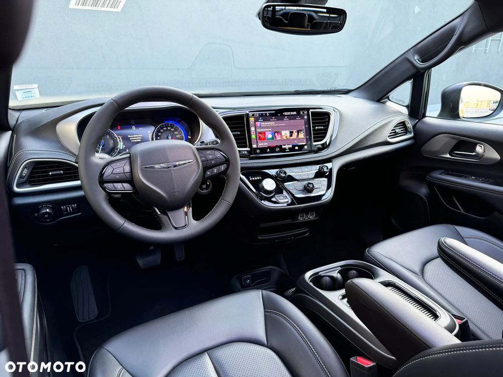 Chrysler Pacifica - 20