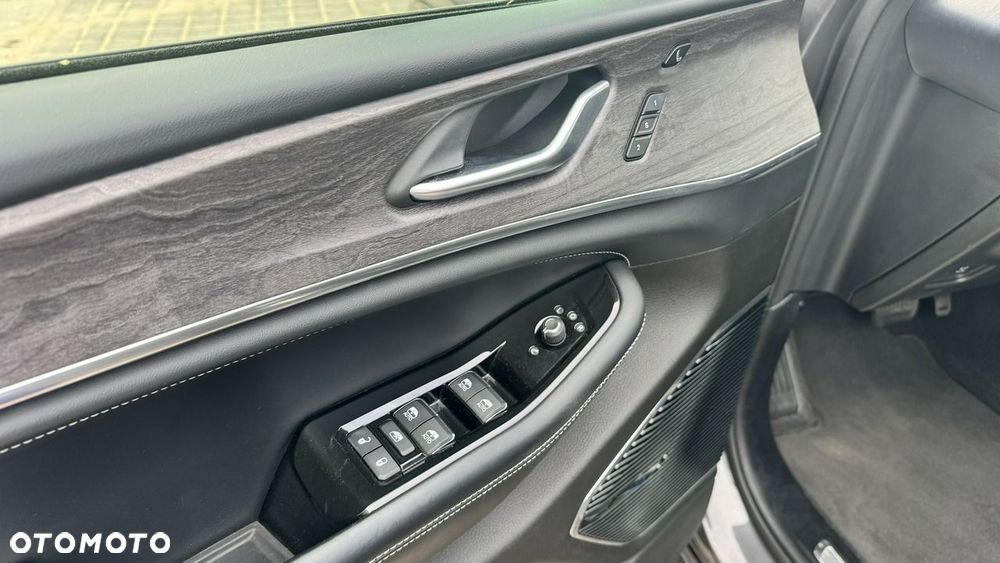 Jeep Grand Cherokee - 27