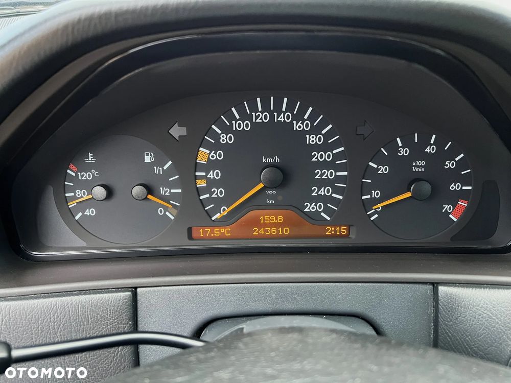 Mercedes-Benz Klasa E 320 Avantgarde - 35