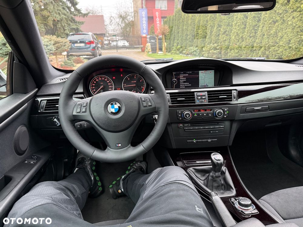 BMW Seria 3 320d DPF Efficient Dynamics Edition - 32