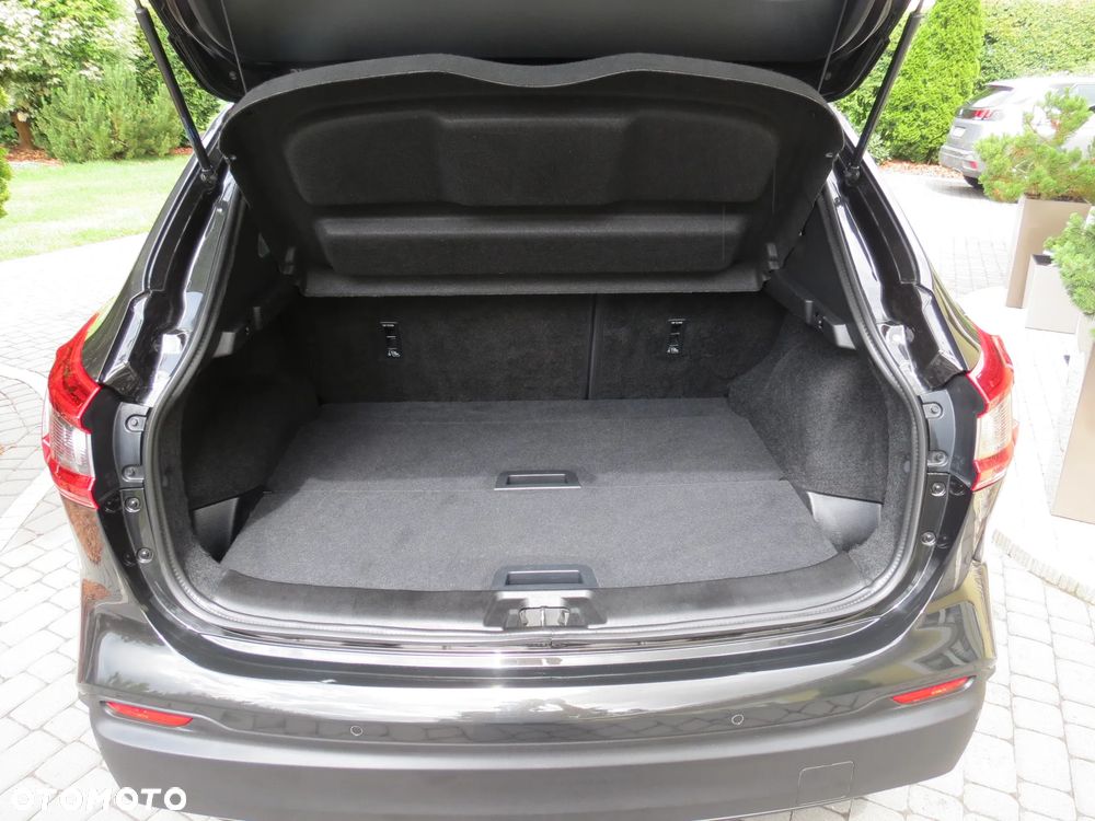 Nissan Qashqai 1.3 DIG-T DCT ZAMA - 33