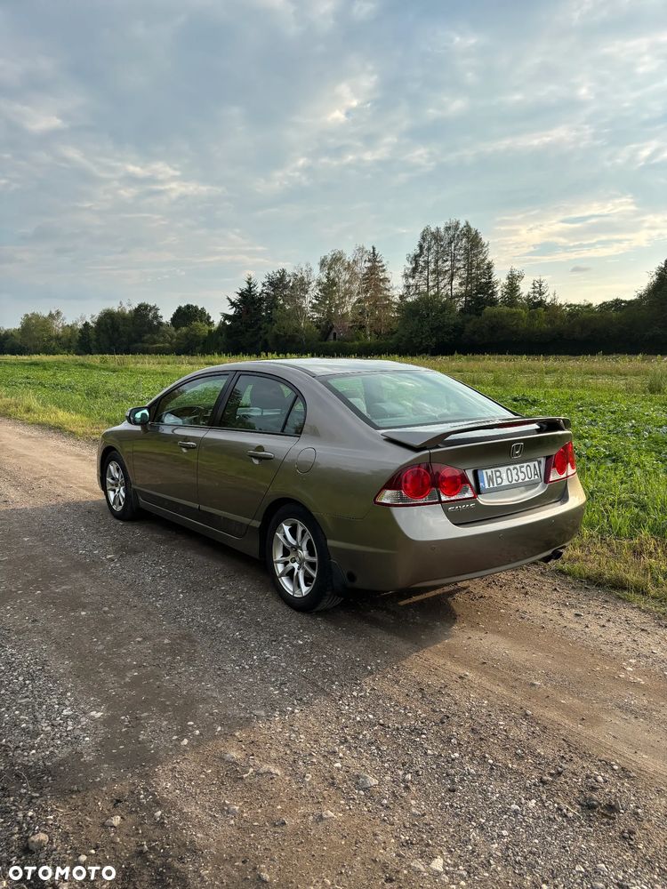 Honda Civic 1.8 Comfort - 3
