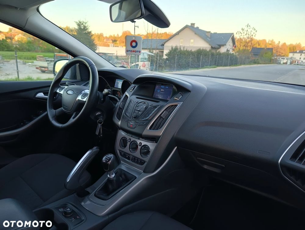 Ford Focus 1.6 TDCi DPF Champions Edition - 38
