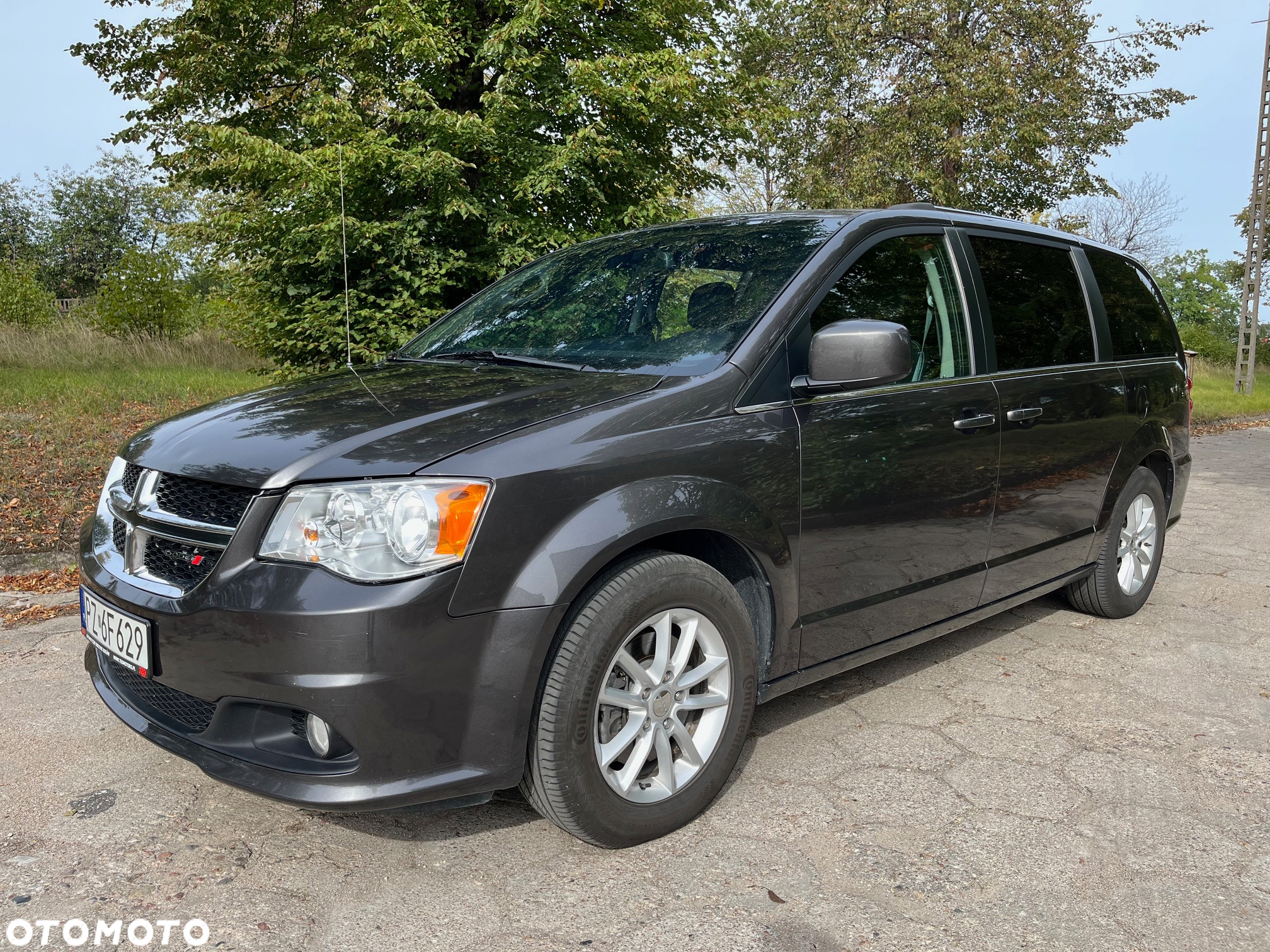 Dodge Grand Caravan - 2