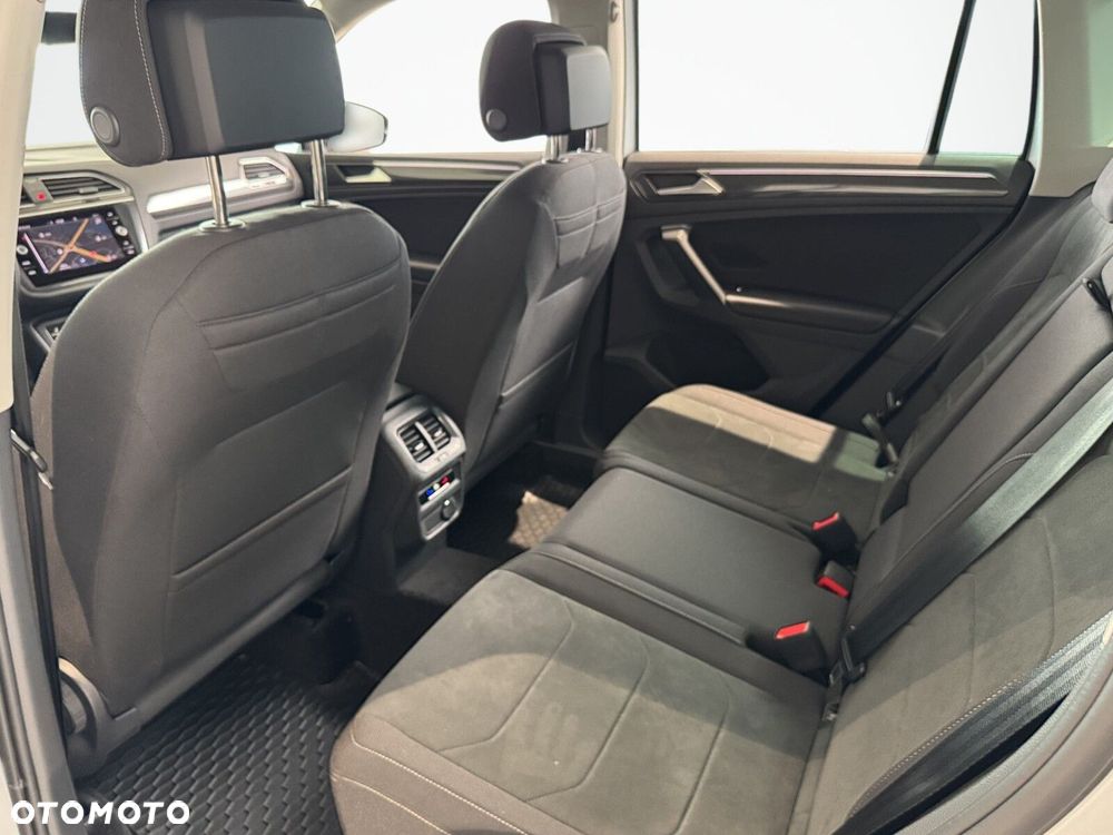 Volkswagen Tiguan - 13