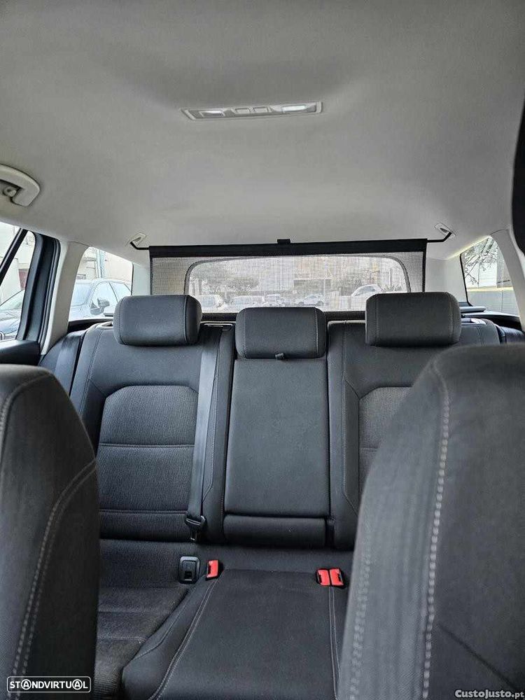 VW Passat Variant 1.6 TDI Confortline DSG - 12