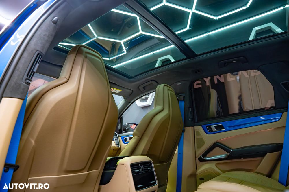 Porsche Cayenne Turbo - 14