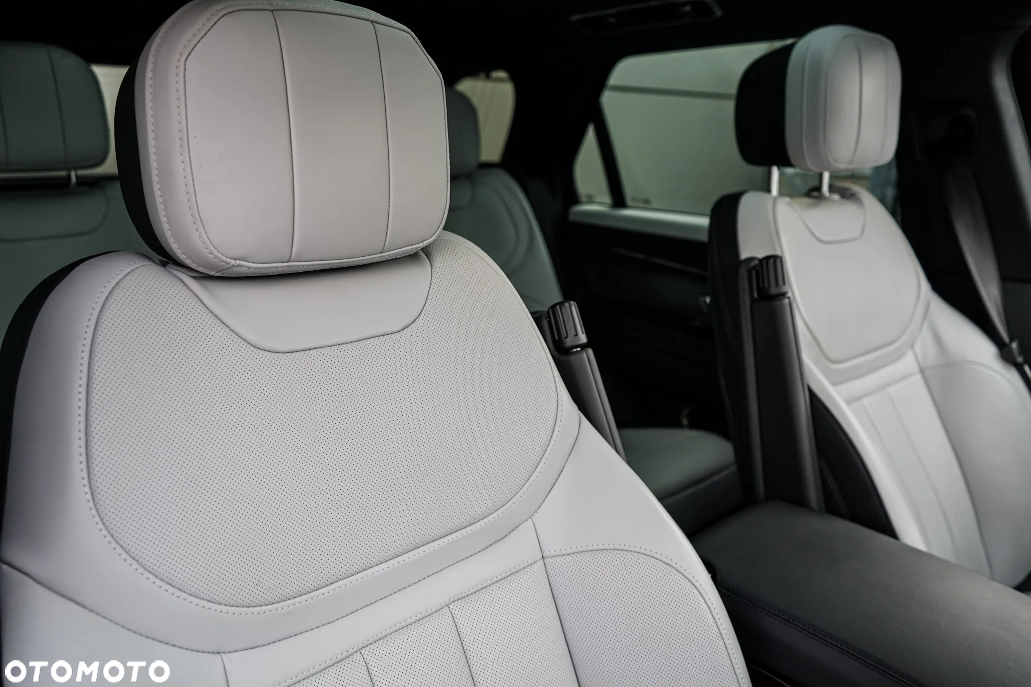 Land Rover Range Rover Sport D300 Dynamic SE - 14