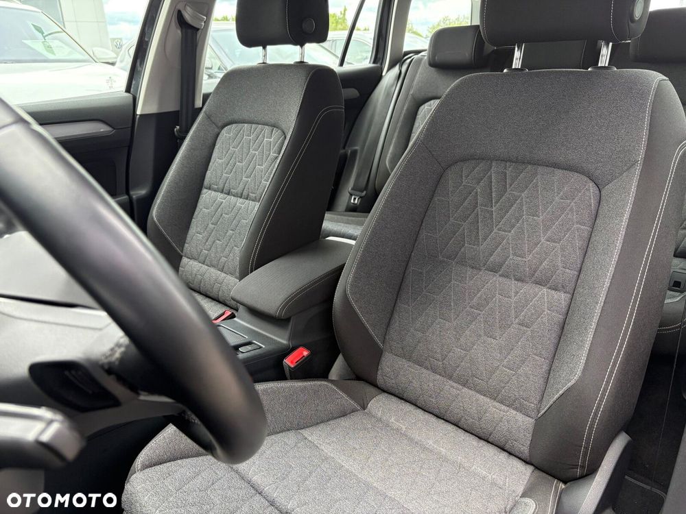 Volkswagen Passat - 13
