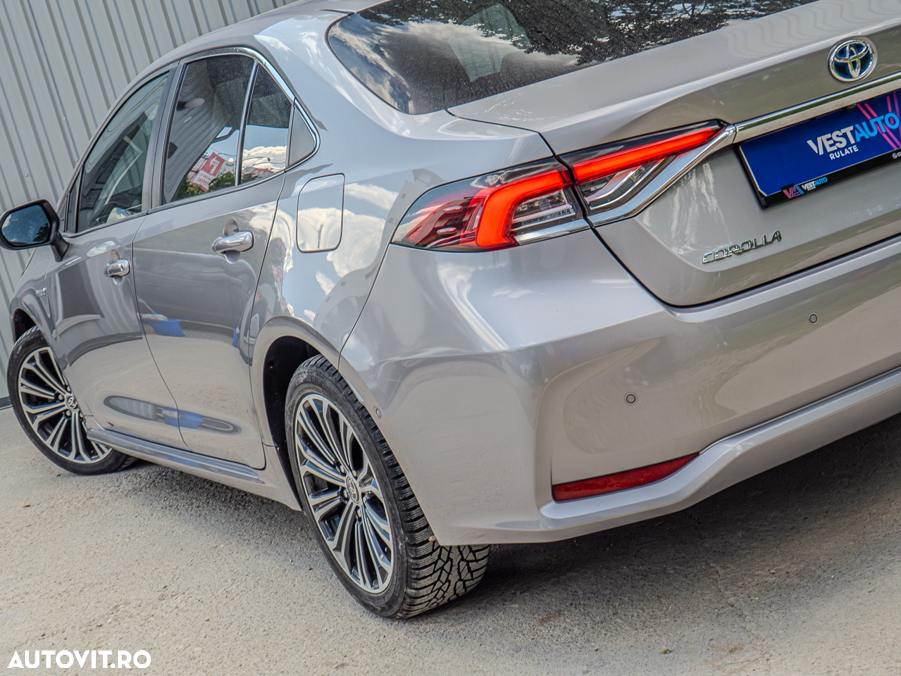 Toyota Corolla Sedan 1.8 HSD Exclusive Plus - 13