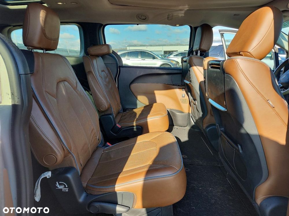 Chrysler Pacifica - 10