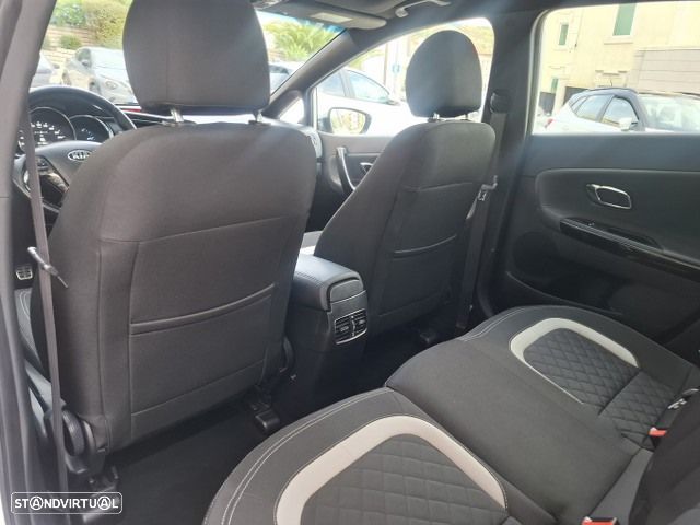 Kia Ceed SW 1.6 CRDi GT Line - 36