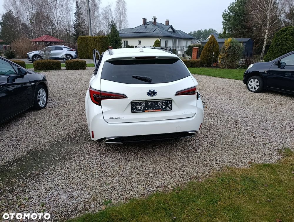 Toyota Corolla 1.8 Hybrid Club - 4