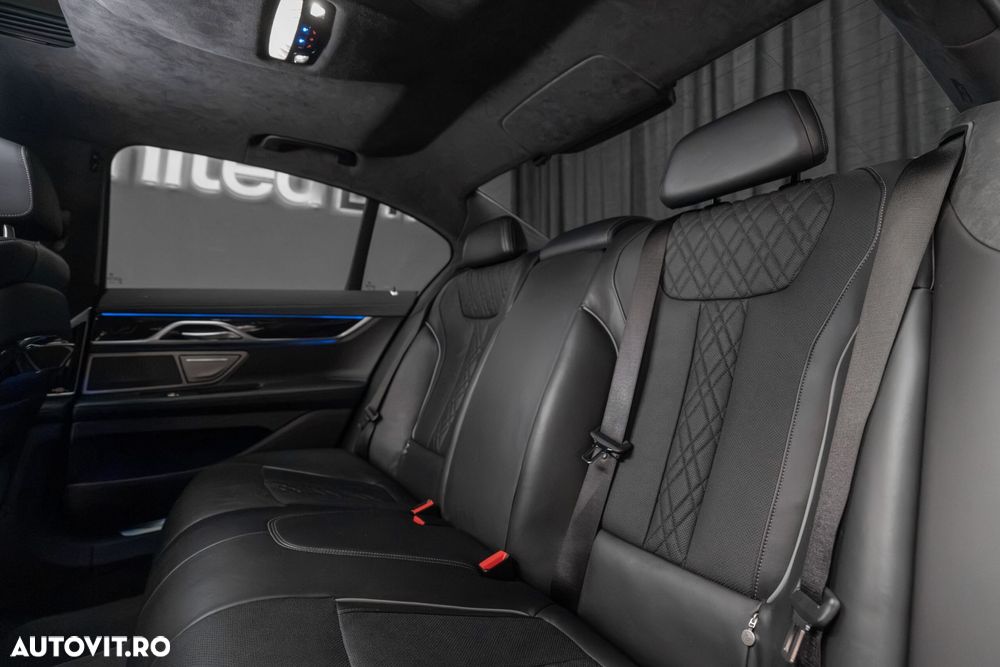BMW Seria 7 740d xDrive - 32