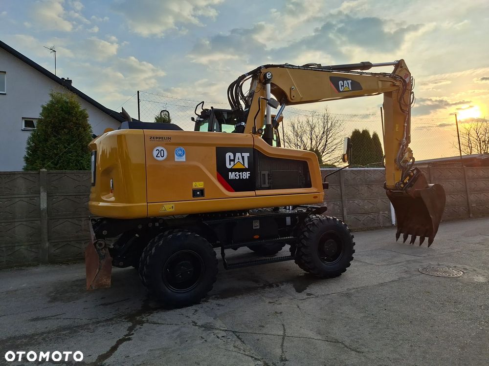 Caterpillar CAT M 318 F - 8